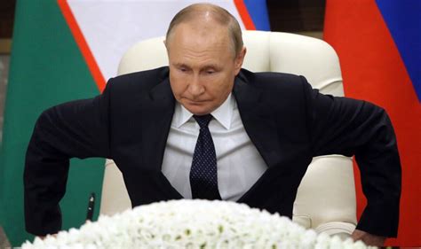 Russia Calls Vladimir Putin Snub For Queen S Funeral Immoral And