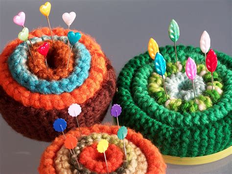 reminisce vintage knitted pincushions