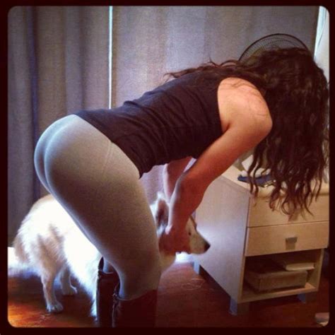 What’s Not To Love About Yoga Pants Part 5 49 Pics 2