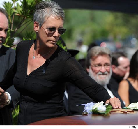 Tony Curtis Funeral Jamie Lee Curtis Lays Her Father To