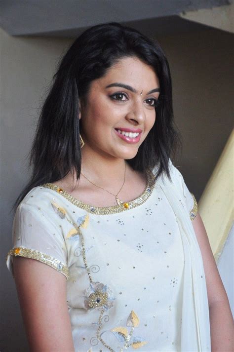 star women hot sexy tamil actress sana cute stills