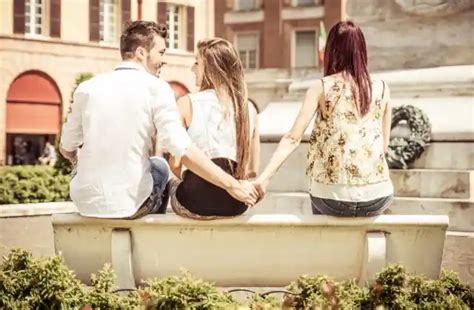 what is micro cheating these 7 behaviors are red flags college candy