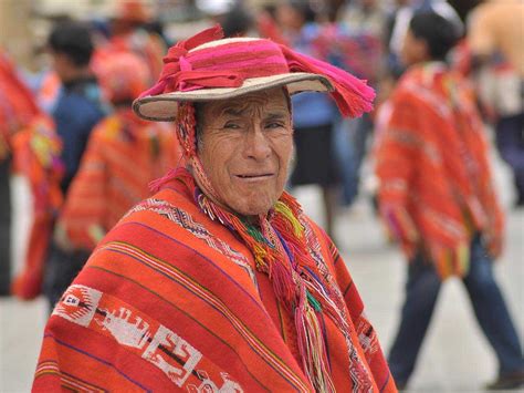 traditional peruvian clothing