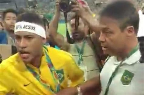 rio 2016 olympics neymar loses it with brazil fan while celebrating
