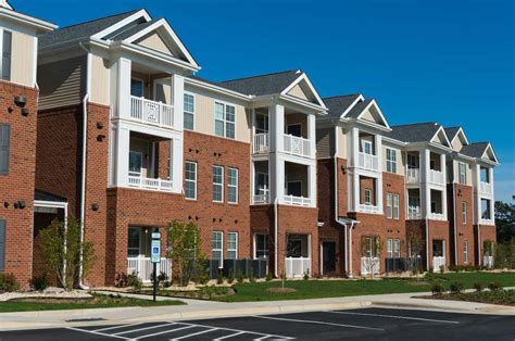 apartment community  apartment complex whats  difference rent blog