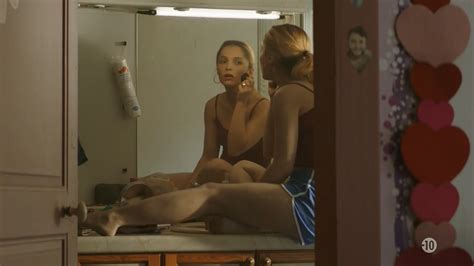Nude Video Celebs Lola Le Lann Nude Aux Animaux La Guerre S01 2018