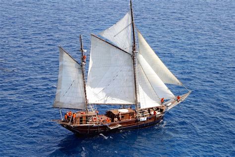 historisches segelboot betriebsausflug mallorca hilft zu begeistern