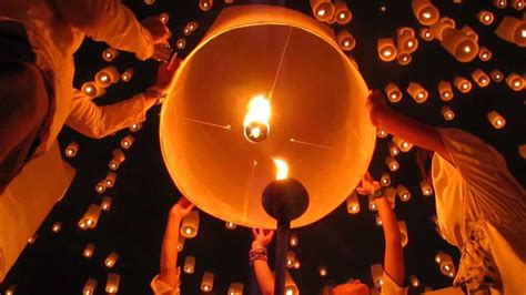 yi peng lantern festival chiang mai  mae jo youtube