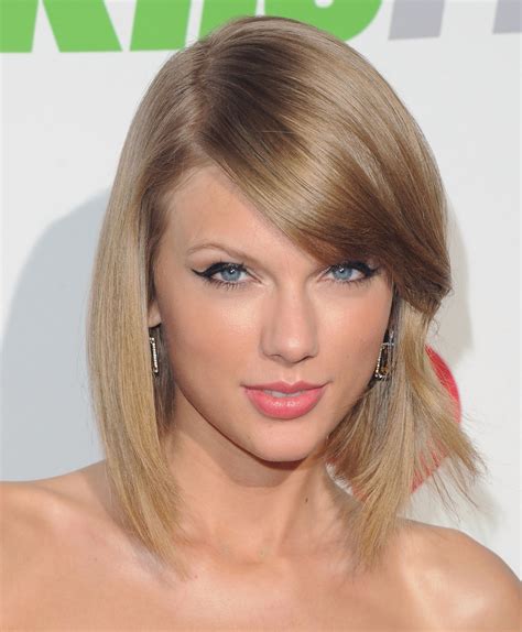 Taylor Swift S Sexiest Beauty Looks Glamour