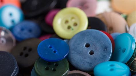 types  buttons commonly   dresses quick stitch