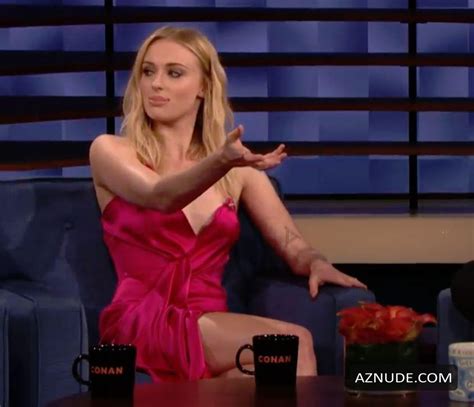 Sophie Turner Shows Her Hard Nipples Wearing A Red Dress At The Conan