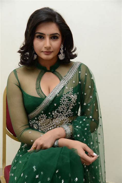 ragini dwivedi south indian film actress and model very hot and sexy stills free wallpapers