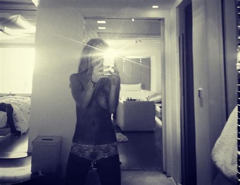 Lindsay Lohan Takes A Hot Selfie In Panties