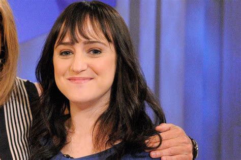 “matilda” actress mara wilson comes out as bisexual queer