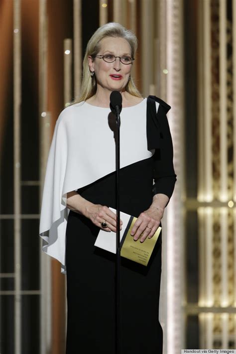 Meryl Streeps Golden Globes Dress Is So Chic So Meryl Huffpost Life