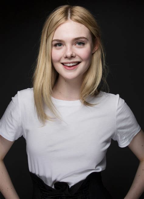 wallpaper elle fanning blonde actress smile iphone  iphone  ipod