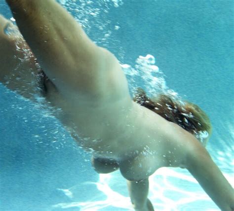 Diving In Naked Nudeshots
