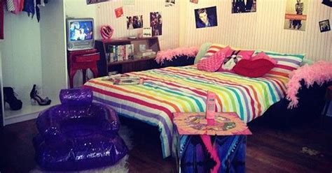 15 photos of 90s bedrooms that will make you miss your