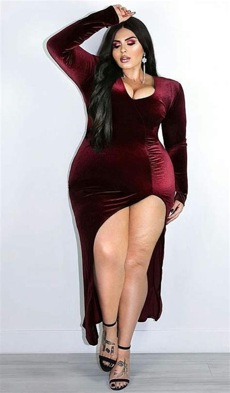 Pin By Marc Kin On Plus Size Models Curvy Girl Outfits Full Figure