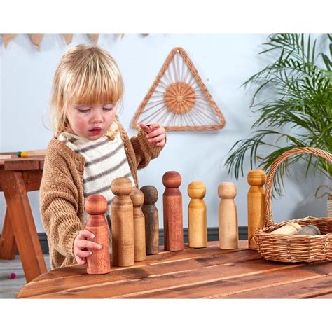 grote multiculturele houten poppen voor buiten  stuks baaslevert voor kinderopvang en
