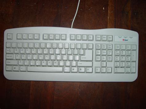 picture standard white computer keyboard