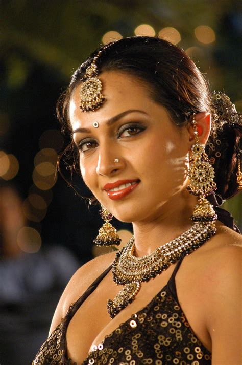 beauty galore hd asha saini sexy dress hot navel show in kanagavel kakka movie song