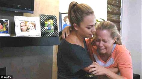 Kendra Wilkinson Gets Supportive Hug From Her Father Eric Daily Mail