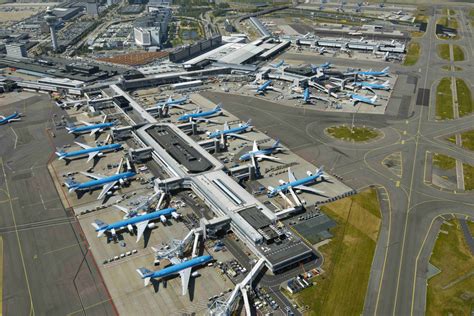 el aeropuerto de schiphol convertira su cesped en material de construccion alnnews