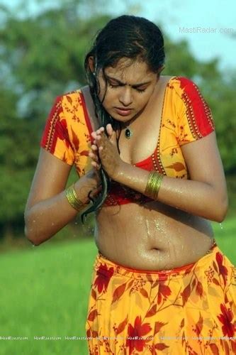 mallu actress and aunty hot and sexy photos in saree and blouse desi aunty leaked