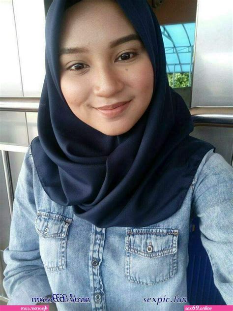 Jilbab Selfie Memek Tanpa Bulu Sexy Photos