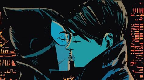 dc comics catwoman selina kyle confirmed bisexual canon