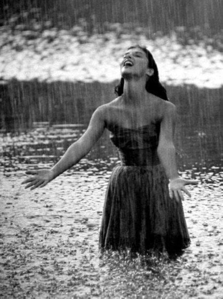pin by olga on живые фото standing in the rain i love rain love rain