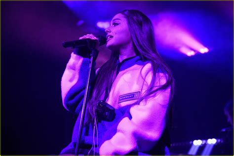 ariana grande performs sweetener sessions concert in new york city