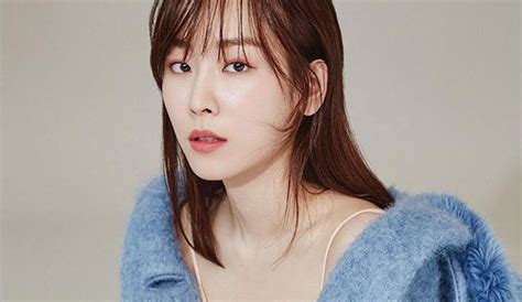 Seo Hyun Jin Is A Muse For Estee Lauder In November Grazia Couch Kimchi