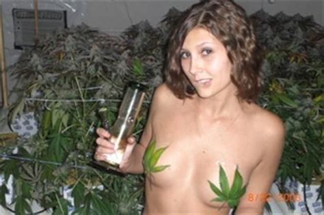 Amateur Women Smoking Weed Hardcore Pictures Pictures