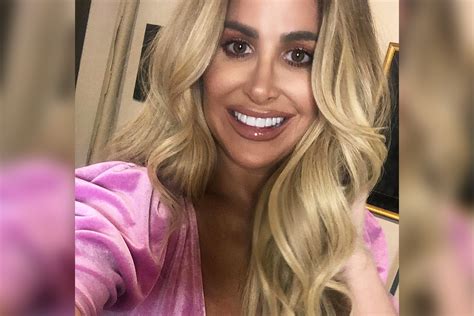 Kim Zolciak Biermann Shows Body In Skimpy White Bikini The Daily Dish