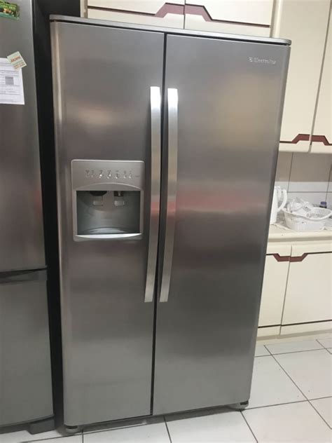 Refrigerador Side By Side Electrolux Home Pro De 02 656 L R 4 100 00