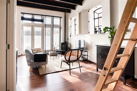 authentieke studio  hartje joure gastsuites te huur  joure friesland nederland airbnb