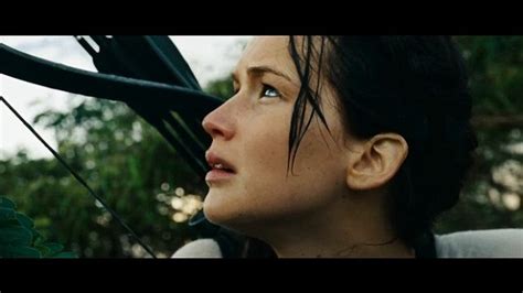 the hunger games catching fire trailer brings katniss everdeen back to