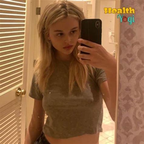 Emily Alyn Lind Workout Routine And Diet Plan [2020] Emily Alyn Lind