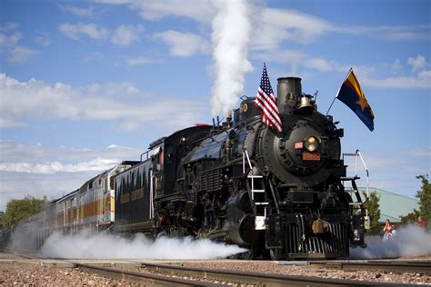 steam locomotives  pull grand canyon railway trains  times  year