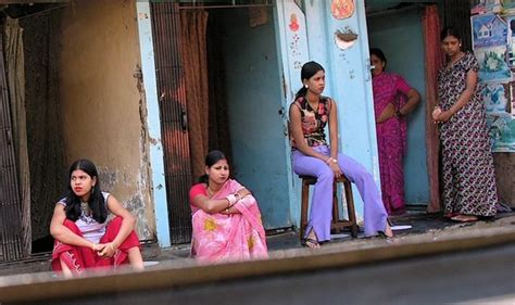 kolkata sex workers from asia s biggest red light area sonagachi train to become chefs for durga