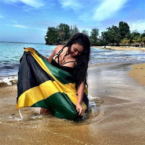 jamaica 🇯🇲 l women with flag jamaica girls jamaican women jamaican