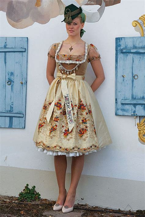 Oktoberfest Süße Dirndl Trends 2013 Bild 3 Von 14