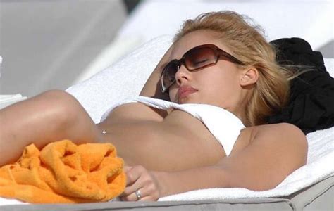 Jessica Alba Paparazzi Sunbathing Boobs Magic