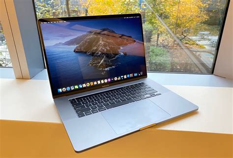 apples  macbook pro    laptop   buy   big heavy   expensive