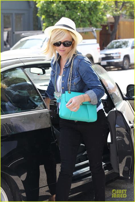 Reese Witherspoon Is A Denim Delight At Oscar De La Renta Photo