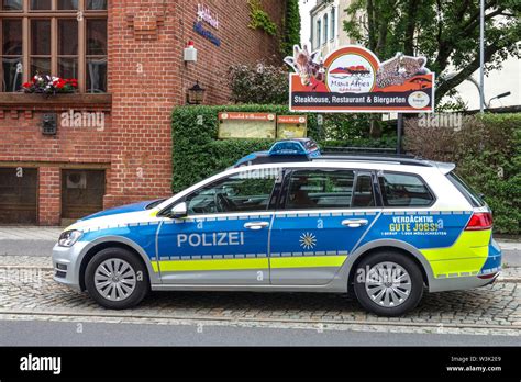 polizeiauto deutschland stockfotos und bilder kaufen alamy