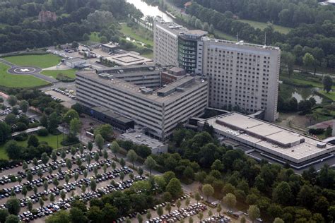 procent van personeel ziekenhuizen az sint jan volledig gevaccineerd foto hlnbe