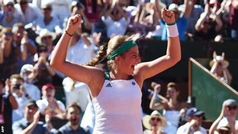 French Open Jelena Ostapenko Beats Simona Halep To Win First Grand